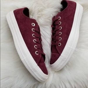 😍Authentic Converse suede dark burgundy